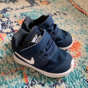 Nike size 4 toddler sneakers - blue, like new
